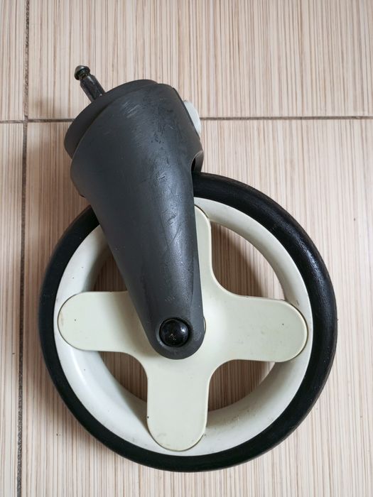 Продам колесо коляски Stokke Crusi