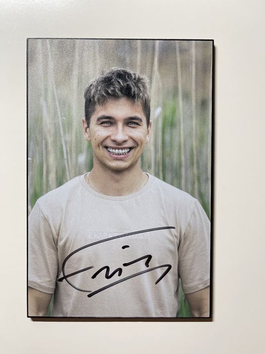 Autograf Friza na tabliczce PCV