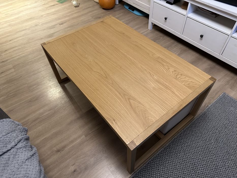 Solidny stol 110x70x45