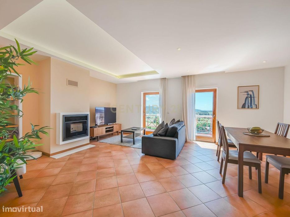Apartamento T2 Dúplex com Vista Panorâmica e Garagem com Carregamento