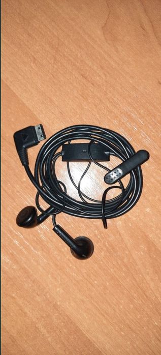Наушники "Logitech" и др..