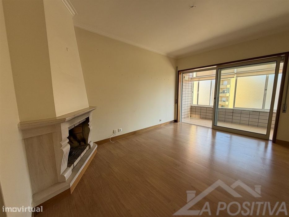 Apartamento T2 Venda em São João da Madeira,São João da Madeira