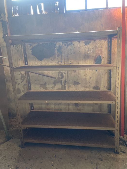 Prateleiras Metálicas