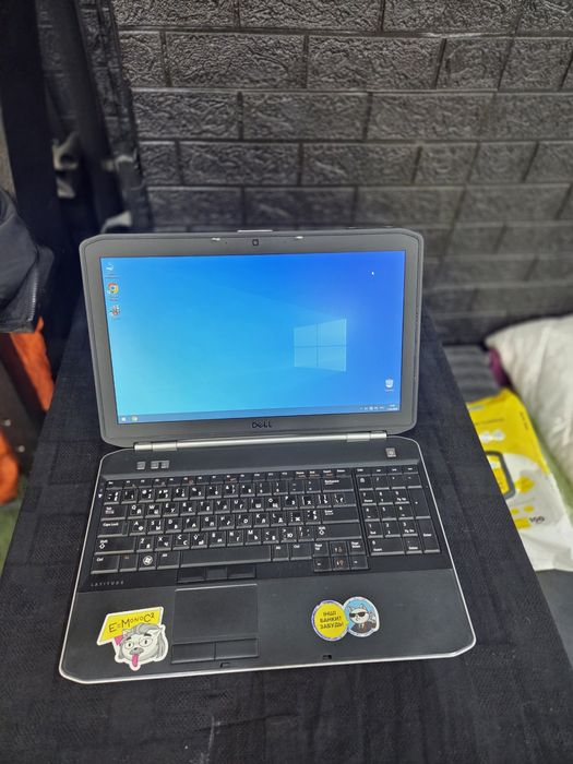 Ноутбук DEll 15.6 дюймів. Core i3