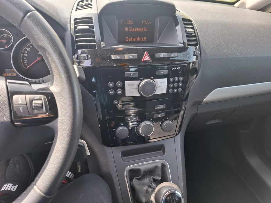 Opel Zafira 1.6 Benzyna • 2010 • 7 osób • Zadbana