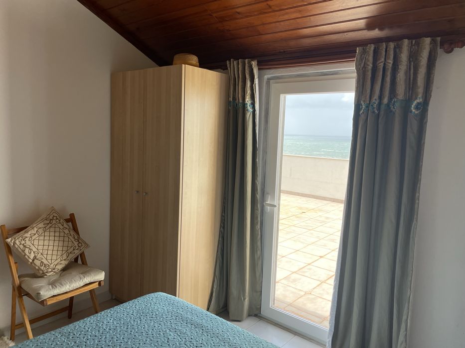 Estudio T1 para maximo de 3 pessoas, mobilado, terraço e vista, na Ericeira