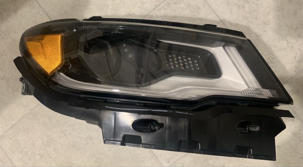 Фара Jeep Compass 2018