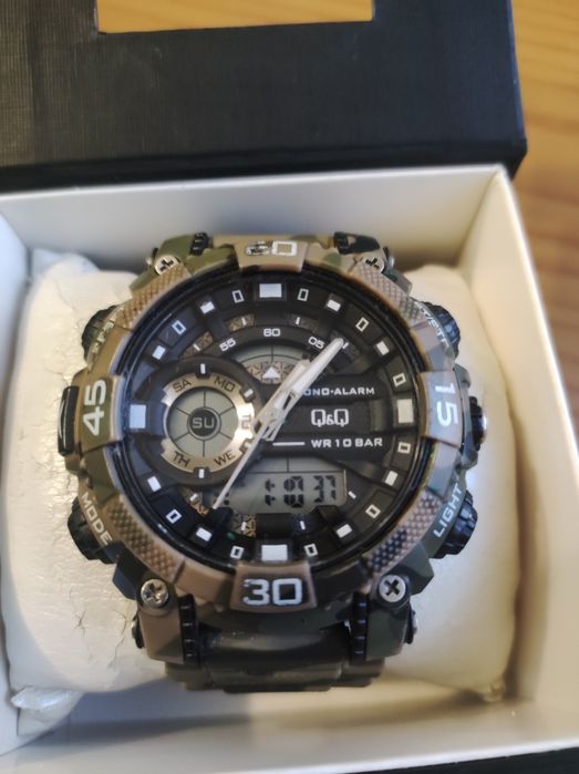 Чоловічий тактичний військовий годинник Q&Q.