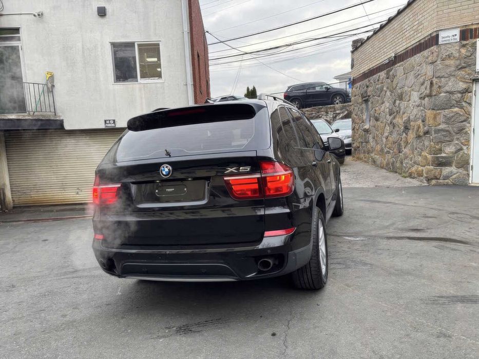 BMW X5 xDrive35i      2012