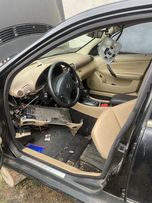 Разборка Mersedes w 203 2.2cdi