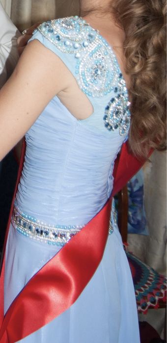 Плаття на випускний