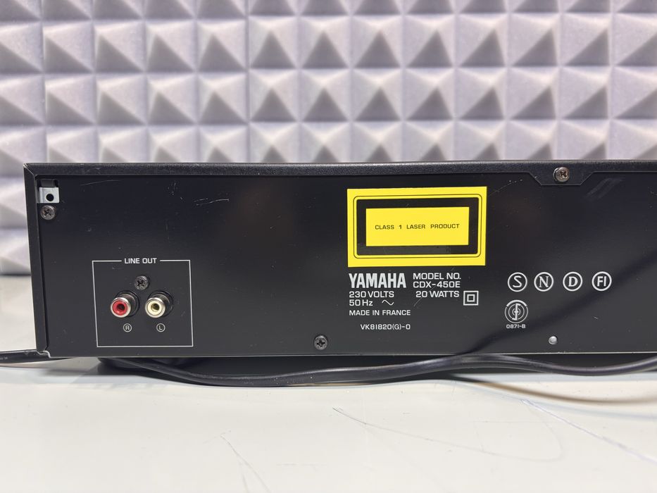 Odtwarzacz CD Yamaha CDX 450 E