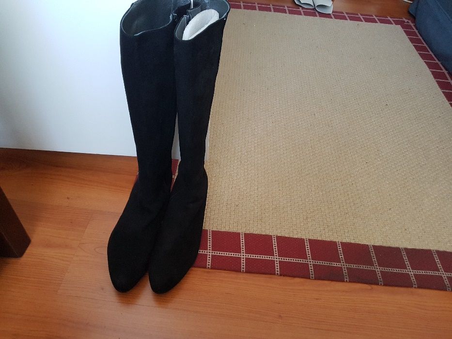 Botas novas camurça pretas pele genuina