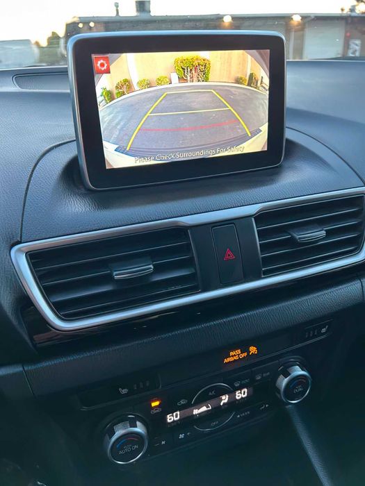 Mazda 3      2016