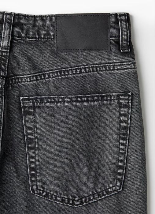 Jeansy damskie H&M – czarne, z wysokim stanem i prostym krojem