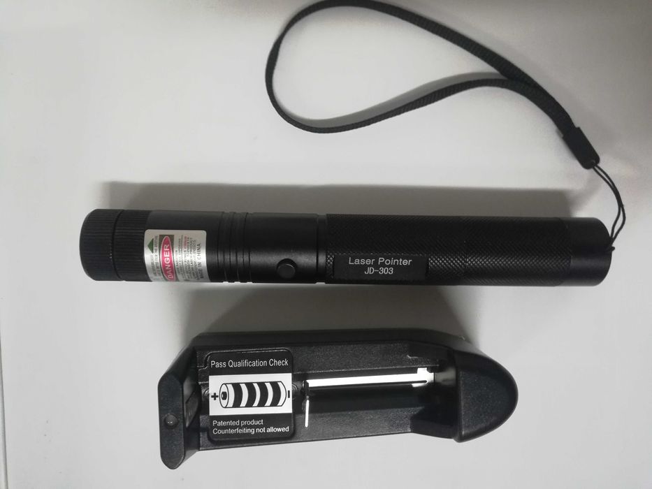 Мощный зеленый лазер  Pointer - 303