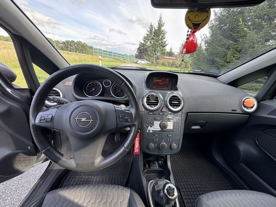 Opel Corsa D 1.2 b/g