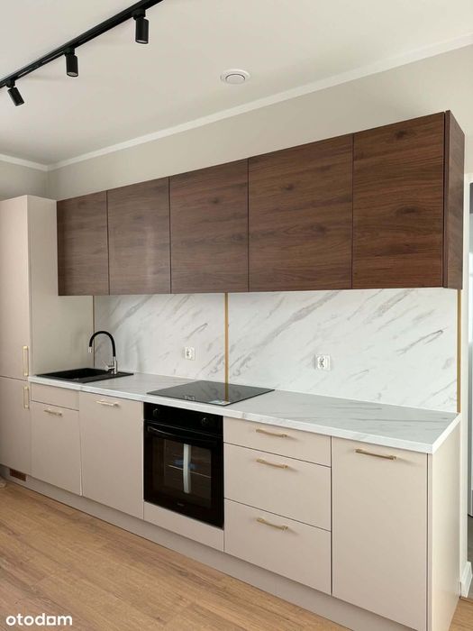 Świeżo Po Remoncie | 45M2 | Duży Balkon 6 M²