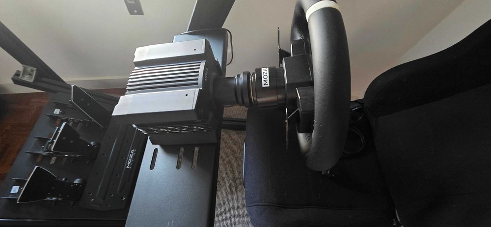 Moza Sim Racing Cockpit Completo