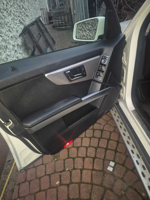 Samochód Mercedes Glk