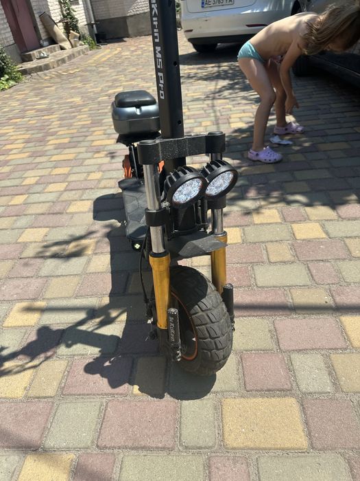 Електросамокат  Kugoo Kirin M5 PRO (1200 т; 26 А/год; 48 В)
