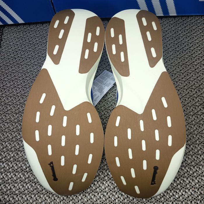Стильні бігові кросівки Стильні бігові кросівки Adidas Adizero EVO SL Adizero EVO SL
