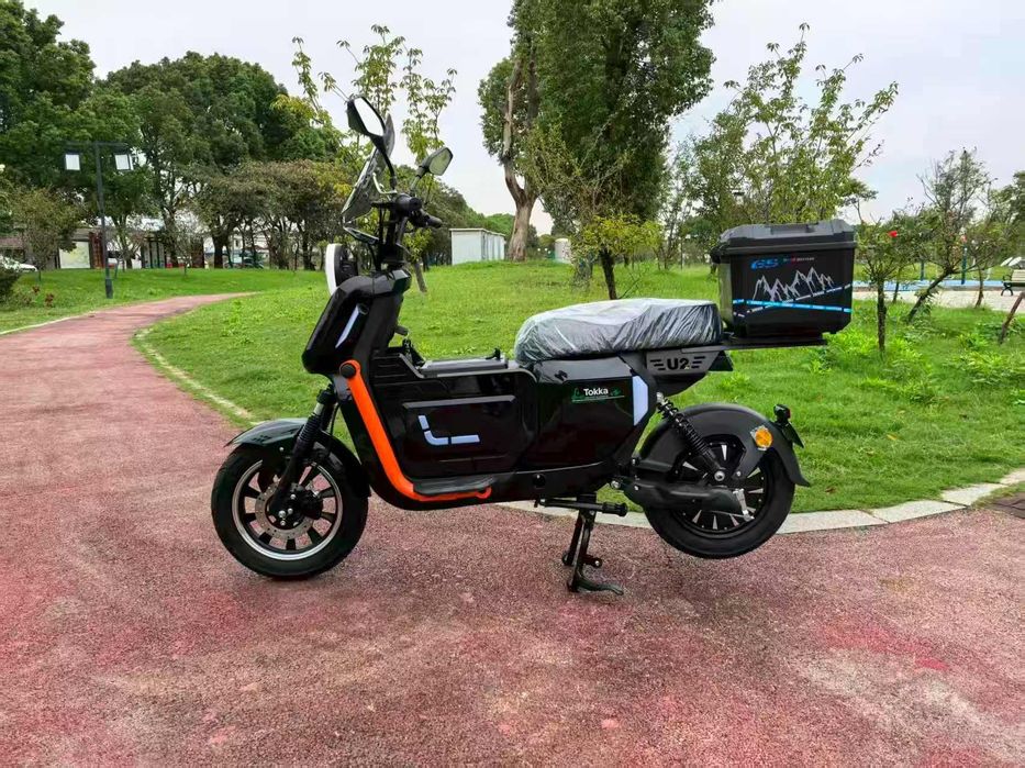 Електроскутер TOKKA U2, 2000W 72V35AH LiFePo4