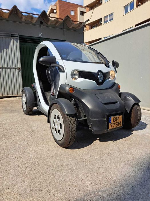 Carro eléctrico desportivo