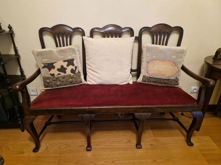 Sofá madeira de castanho