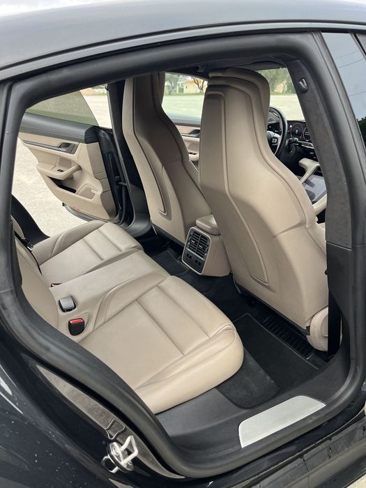 Porsche Taycan Turbo