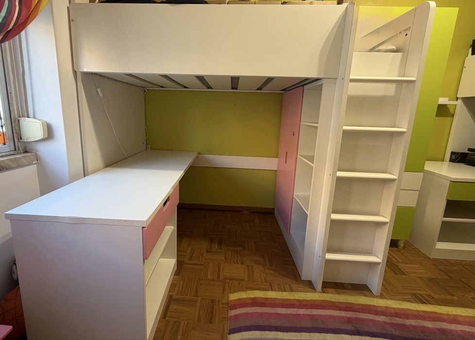 Beliche com colchao , roupeiro e secretaria