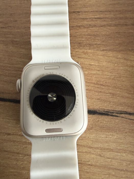 Apple Watch SE 2 40 mm Starlight