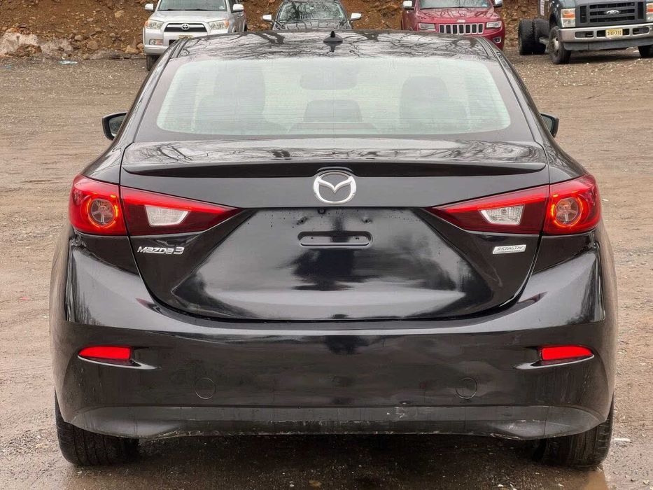 Mazda 3 Grand Touring      2017