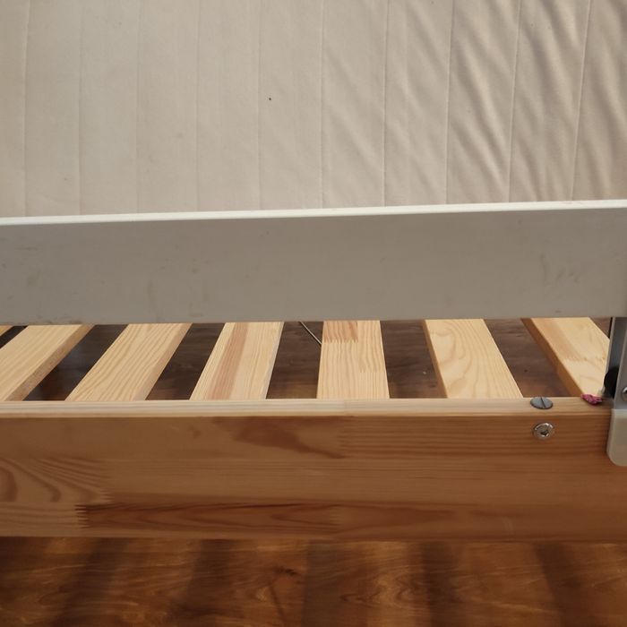 Łóżko( łóżeczko )jednoosobowe dziecięce