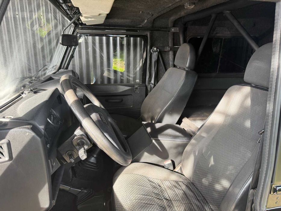 Land Rover Defender 2010