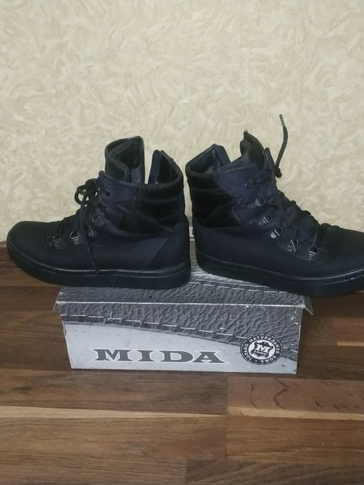 Женские зимние ботинки МIda