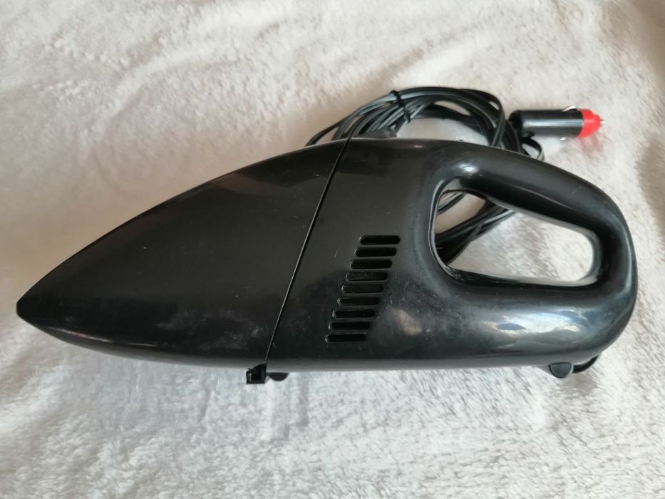 Автомобильный пылесос