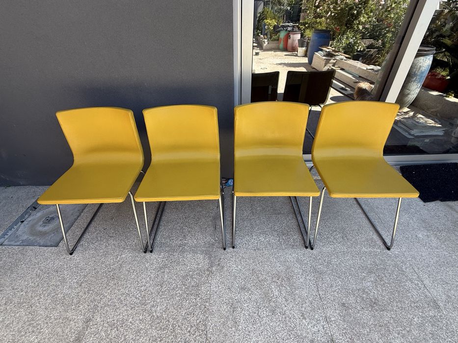 Mesa extensivel e 4 cadeiras