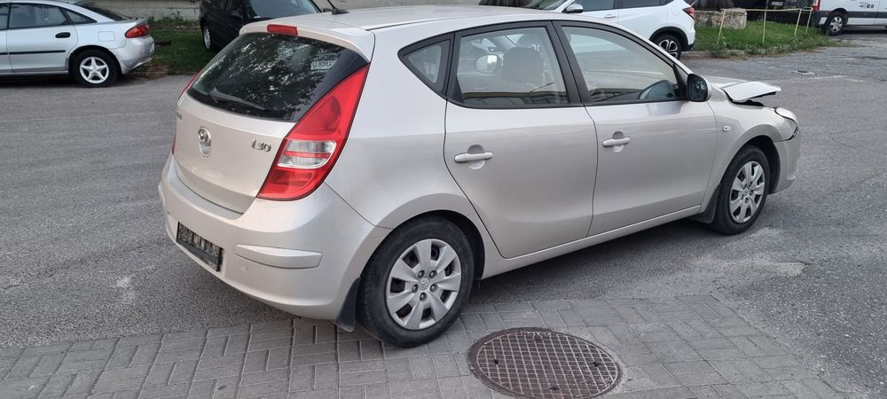 Hyundai i30  1.4b kolor QU drzwi klapa zderzak tył lampa tył