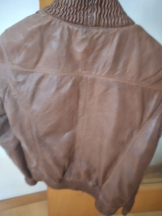 Casaco em pele salsa