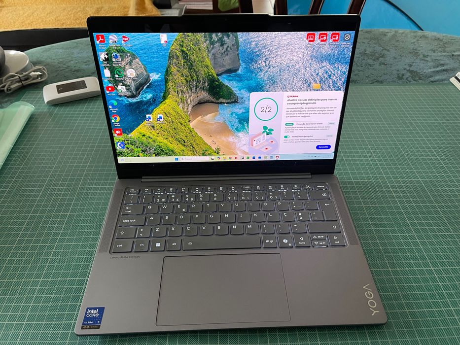 Lenovo Yoga Slim 7 (Core Ultra 7 258V, 32GB, 1TB)