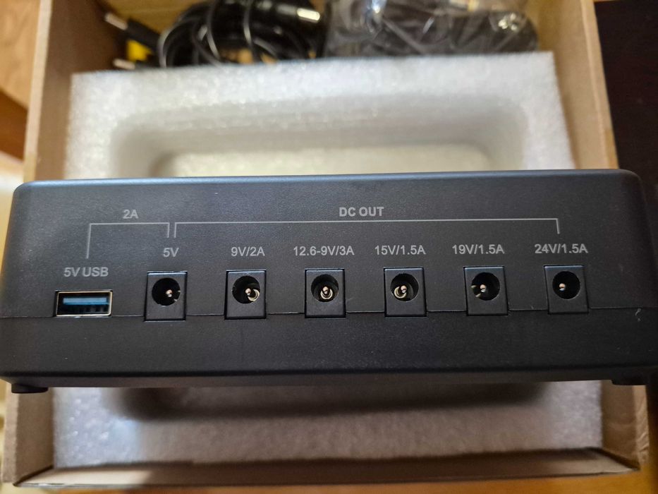 ДБЖ (UPS) Yisenneng SL3402 38400 mAh для роутера 5/9/12/15/19/24V DC