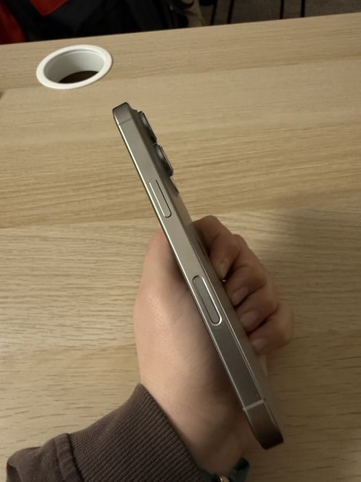 iPhone 16 pro 128 GB