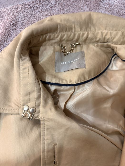 Płaszcz Orsay złoto-beżowy trencz dwurzędowy (bez paska)