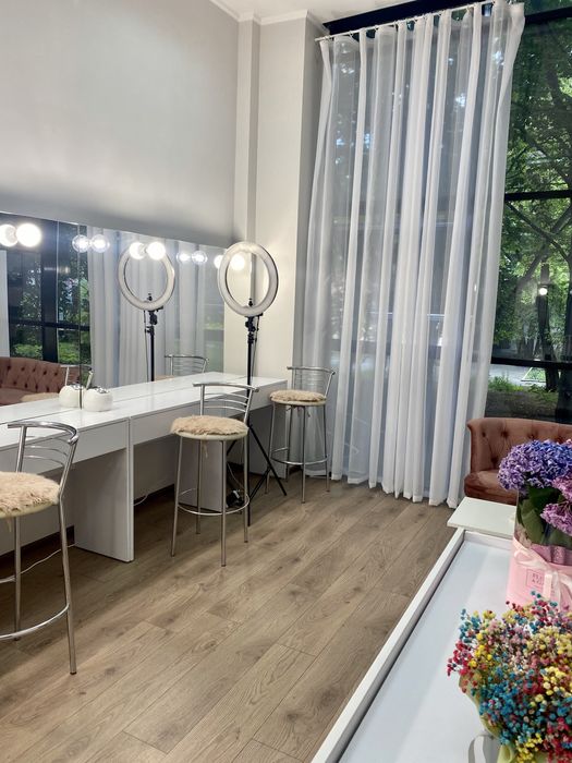 Меблі для студії краси