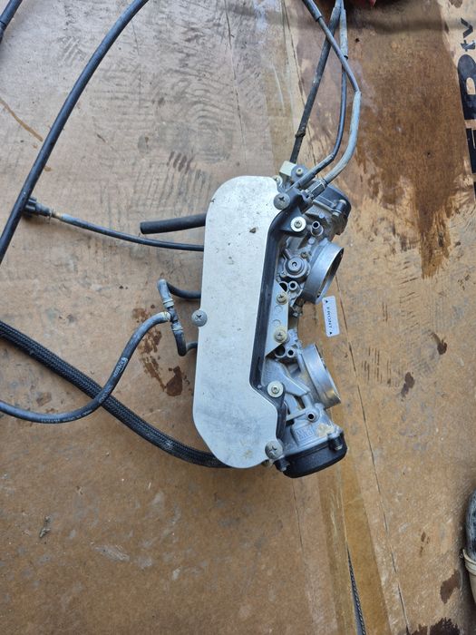 Gaźnik gaźnik przepustnice komplet z linkami kawasaki kvf 650 750 brute force