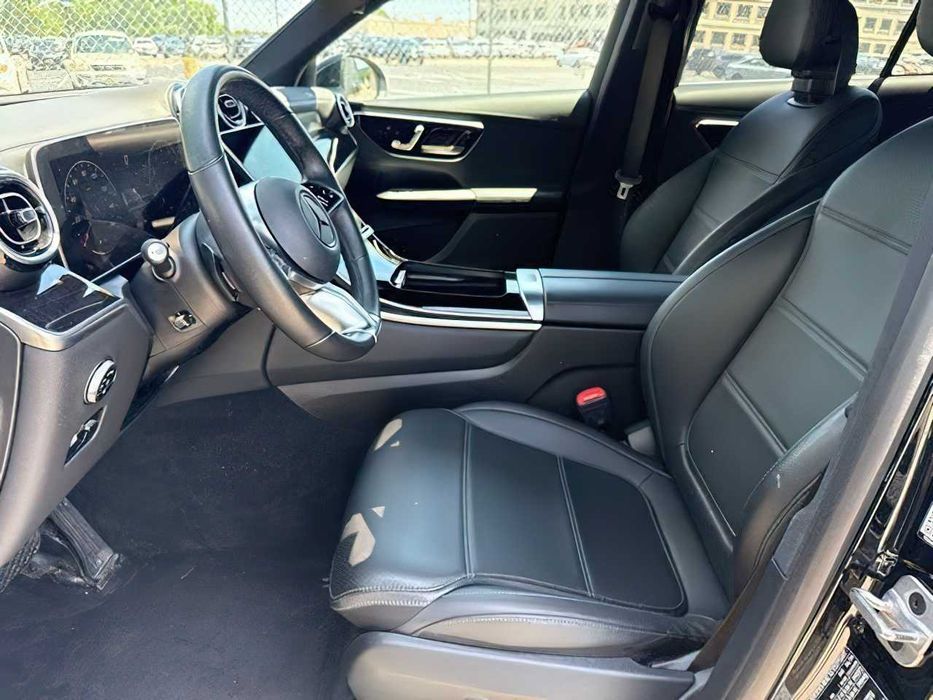 Mercedes-Benz GLC 300      2024