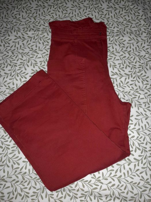Calças largas bordô Zara