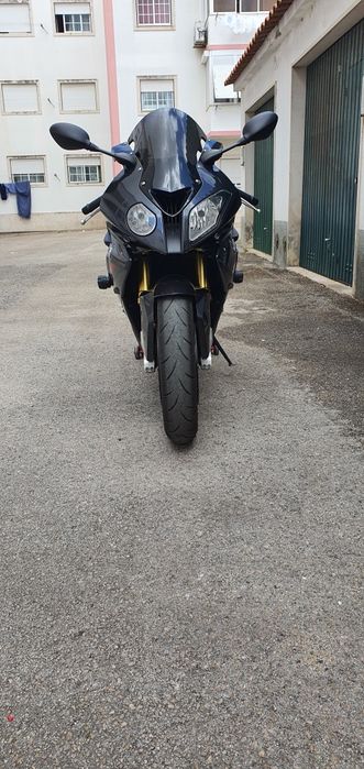 Vende se bmw s1000rr