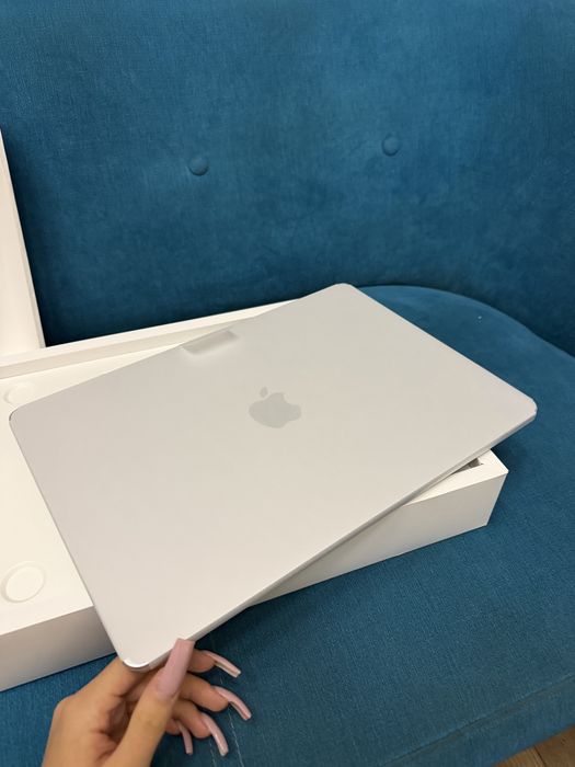 New Apple MacBook Air 15,4 M4 16/256GB 10 CPU 10 GPU ( MW1G3 ) (Silver) MDM